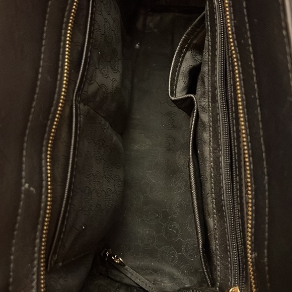 MICHAEL KORS
Saffiano Leather Handle Bag - Picture 8 of 8